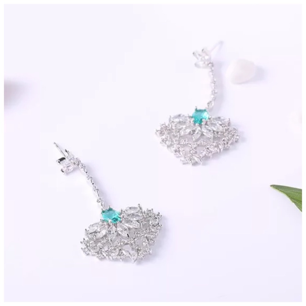 Swarovski Crystals Earrings The Lopaka - Picture 4 of 5